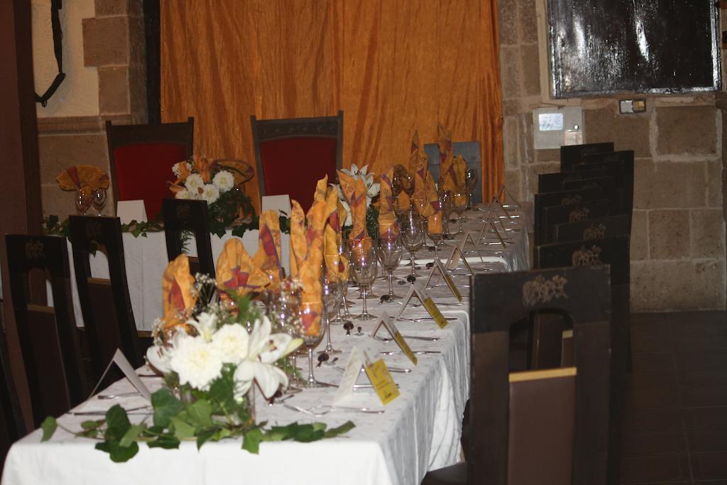 Hostal Restaurante La Diligencia Cunit Luaran gambar