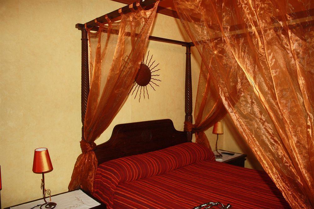 Hostal Restaurante La Diligencia Cunit Luaran gambar
