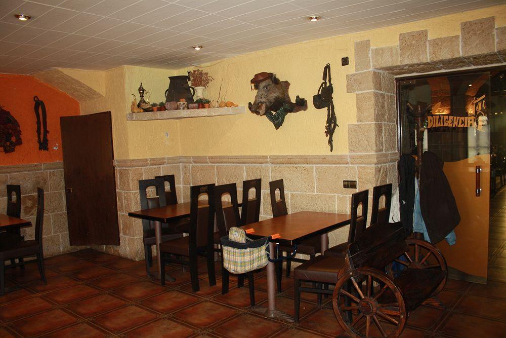 Hostal Restaurante La Diligencia Cunit Luaran gambar