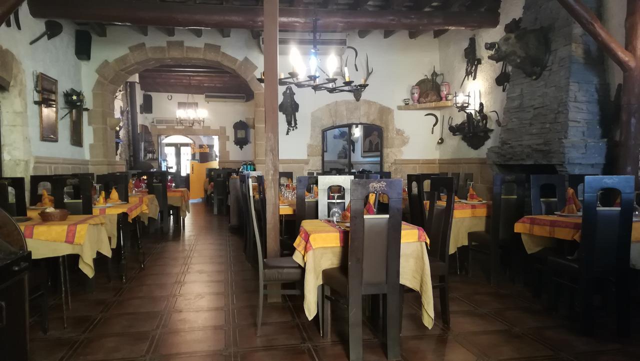 Hostal Restaurante La Diligencia Cunit Luaran gambar