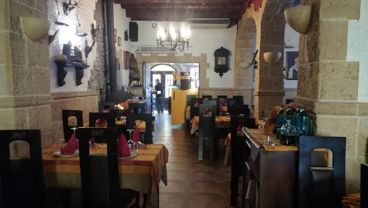 Hostal Restaurante La Diligencia Cunit Luaran gambar