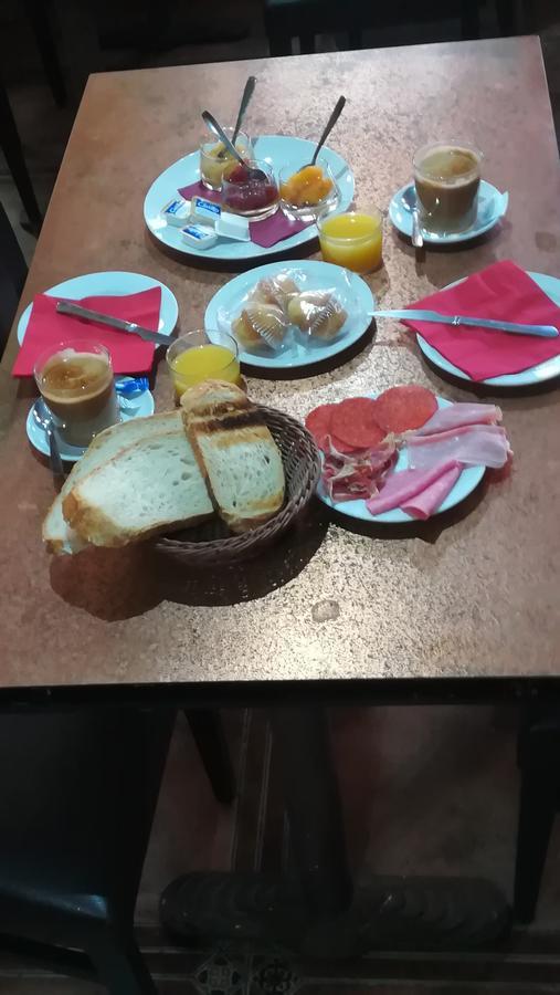 Hostal Restaurante La Diligencia Cunit Luaran gambar